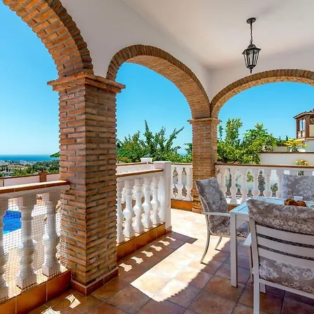 Villa Tres Olivos By *